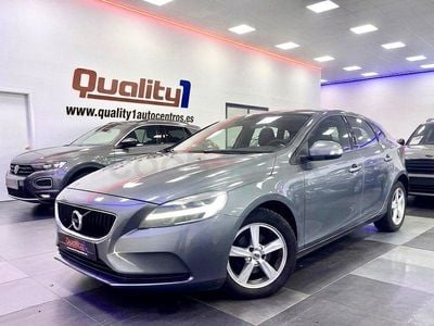 Usado Volvo V40 120 CV (88 kW) 2018 Gris / plata Berlina
