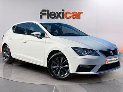 Usado Seat Leon Style 130 CV (95 kW) 2018 Blanco Berlina