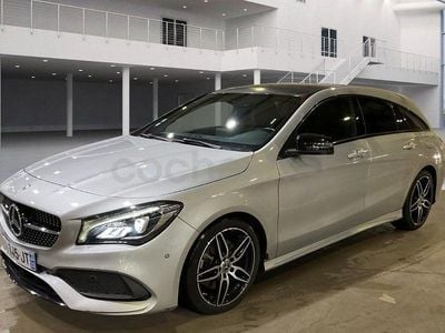 Usado Mercedes CLA220 Shooting Brake 177 CV (130 kW) 2018 Gris / plata Familiar