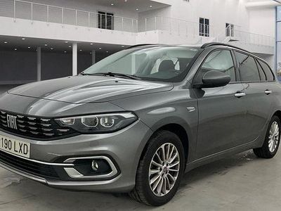 Usado Fiat Tipo Life 95 CV (69 kW) 2022 Gris / plata Familiar