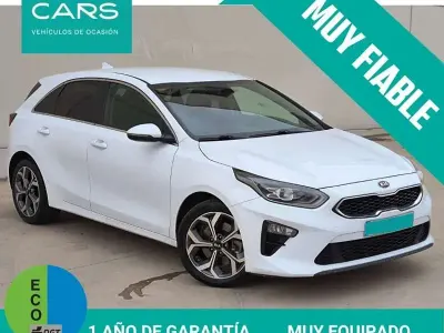 Usado Kia Ceed 136 CV (100 kW) 2021 Blanco Utilitario
