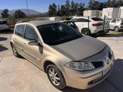 Usado Renault Mégane Authentique 106 CV (77 kW) 2006 Gris Utilitario