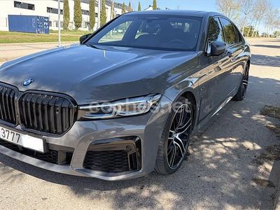 Usado BMW 745e Comfort Edition 394 CV (289 kW) 2022 Gris / plata Berlina