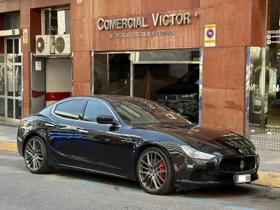 Usado Maserati Ghibli 410 CV (301 kW) 2014 Negro Berlina