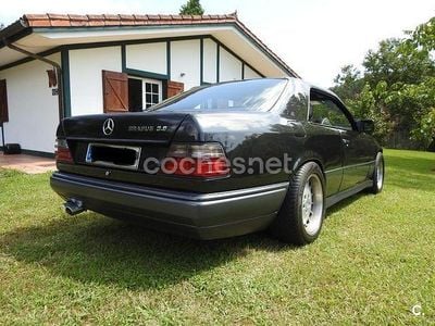 Usado Mercedes E300 231 CV (169 kW) 1993 Negro Berlina