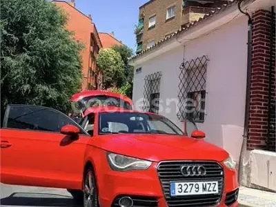 Usado Audi A1 Ambition 122 CV (89 kW) 2010 Rojo Utilitario