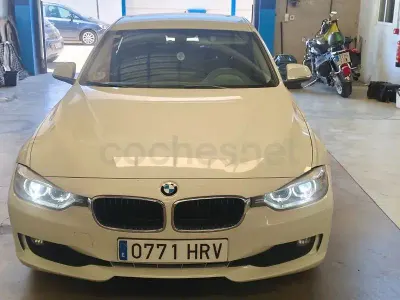 Usado BMW 318 Comfort Edition 143 CV (105 kW) 2014 Blanco Berlina