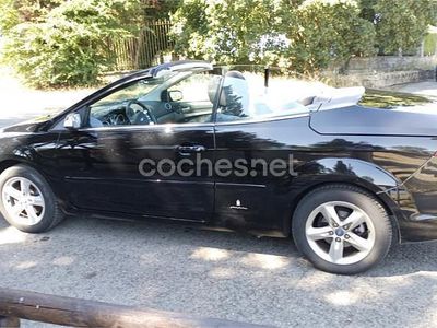 Usado Ford Focus Cabriolet Trend 100 CV (73 kW) 2009 Negro Descapotable