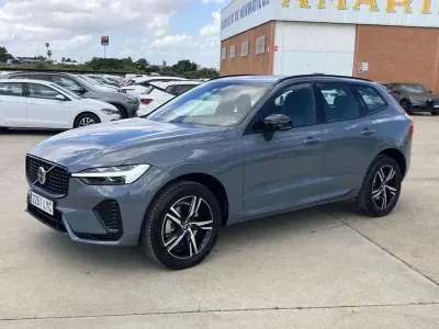 Begagnad Volvo XC60 R-Design 197 HK (144 kW) 2022 Grå SUV