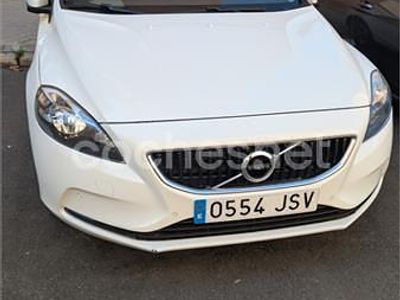 Usado Volvo V40 Momentum 120 CV (88 kW) 2016 Blanco Berlina