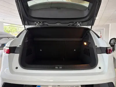 Usado Renault Mégane IV Equilibre 160 kW (218 CV) 2023 Blanco Berlina