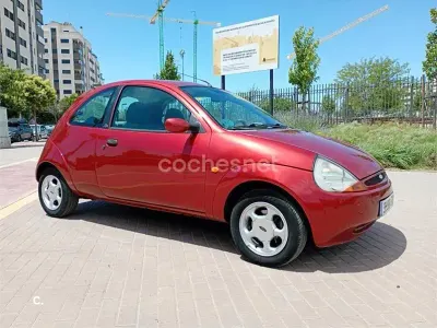 Usado Ford Ka Collection 70 CV (51 kW) 2007 Granate Utilitario