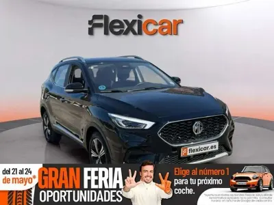 Käytetty MG ZS Luxury 106 HP (77 kW) 2025 Musta Katumaasturi