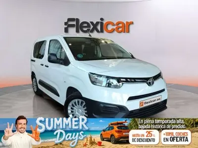 Usado Toyota Proace City City 102 CV (75 kW) 2022 Blanco Monovolumen