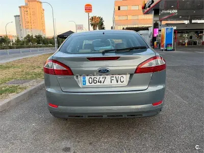 Usado Ford Mondeo Ghia 145 CV (106 kW) 2007 Gris / plata Berlina
