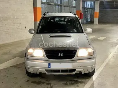 Usado Suzuki Grand Vitara 109 CV (80 kW) 2003 Gris / plata SUV
