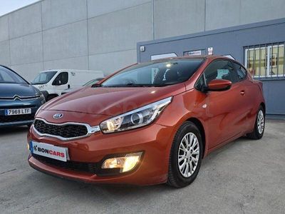 Usado Kia Ceed GT 110 CV (80 kW) 2014 Granate Berlina