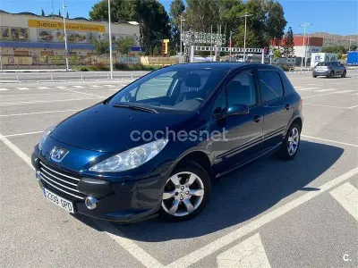 Usado Peugeot 307 110 CV (80 kW) 2007 Azul Berlina