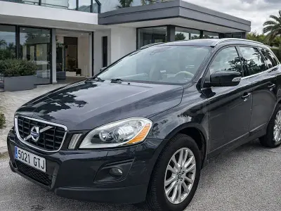 Occasion Volvo XC60 Summum 175 ch (128 kW) 2010 Noir SUV