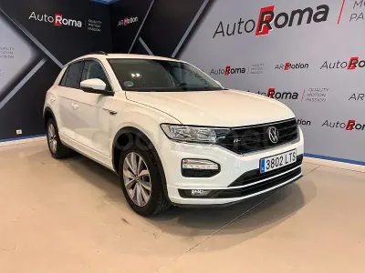 Usado VW T-Roc Advance 110 CV (80 kW) 2022 Gris / plata SUV