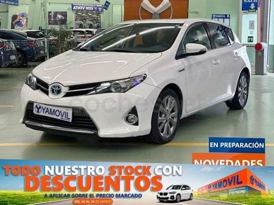 Usado Toyota Auris Hybrid Active 136 CV (100 kW) 2015 Blanco Berlina