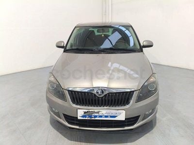 Usado Skoda Fabia Ambition 75 CV (55 kW) 2012 Gris / plata Berlina