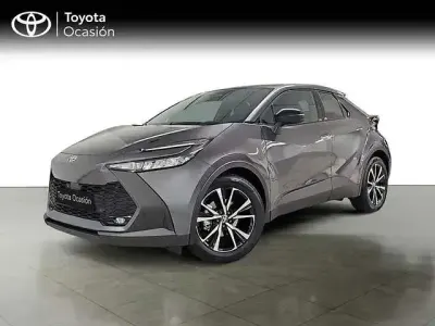Usado Toyota C-HR Advance 140 CV (102 kW) 2025 Gris / plata SUV