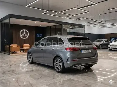 Usado Mercedes B200 156 CV (114 kW) 2019 Gris / plata Utilitario