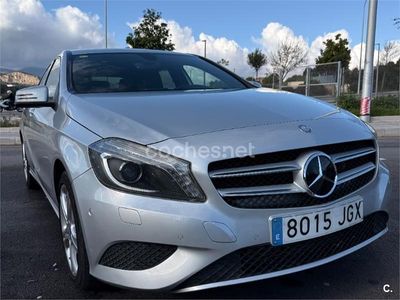 Usado Mercedes A180 Urban 109 CV (80 kW) 2015 Gris / plata Berlina