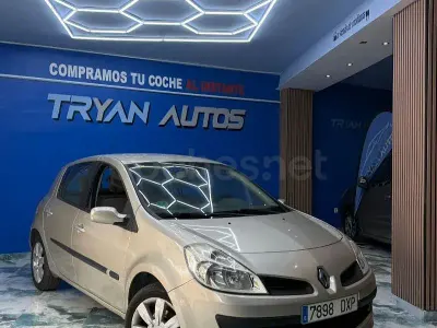 Usado Renault Clio II Exception 110 CV (80 kW) 2006 Beige Berlina