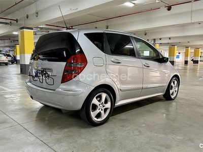 Usado Mercedes A160 Elegance 95 CV (69 kW) 2011 Gris / plata Monovolumen