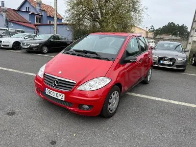 Usado Mercedes A180 Avantgarde 109 CV (80 kW) 2006 Rojo Monovolumen