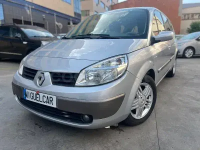 Usado Renault Grand Scénic Authentique 120 CV (88 kW) 2005 Gris / plata Monovolumen