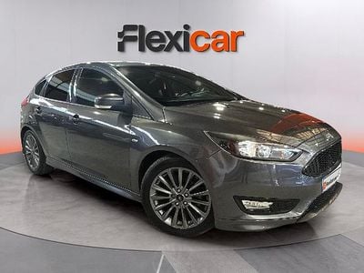 Usado Ford Focus ST-Line 125 CV (91 kW) 2017 Gris Berlina