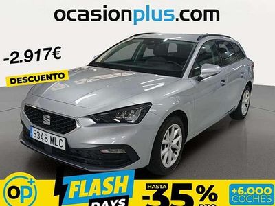 Usado Seat Leon ST Style 131 CV (96 kW) 2023 Plateado Familiar