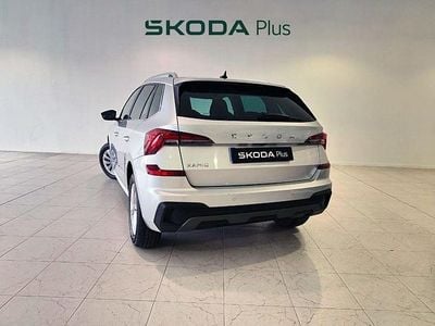 Usado Skoda Kamiq Selection 115 CV (84 kW) 2024 Gris plata SUV