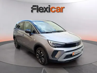 Usado Opel Crossland Elegance 131 CV (96 kW) 2024 Gris SUV