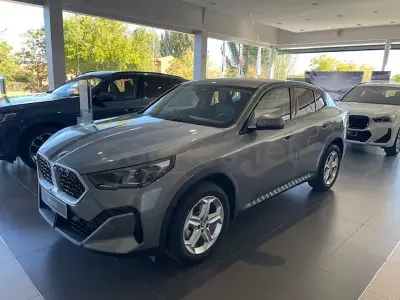 Nuevo BMW X2 163 CV (119 kW) 2026 Gris / plata SUV