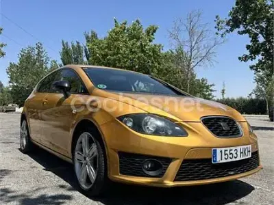 Usado Seat Leon FR 160 CV (117 kW) 2012 Naranja Berlina