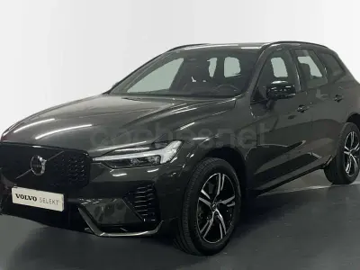 Usado Volvo XC60 Plus 197 CV (144 kW) 2022 Gris / plata SUV