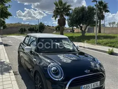 Käytetty Mini Cooper D 116 HP (85 kW) 2019 Musta Viistoperä