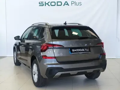 Usado Skoda Kamiq Selection 115 CV (84 kW) 2025 Gris SUV