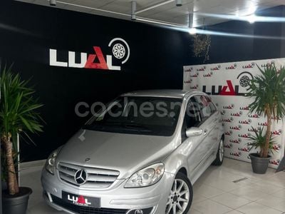 Mercedes B180