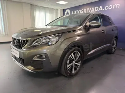 Usado Peugeot 3008 Allure 130 CV (95 kW) 2019 Gris / plata SUV