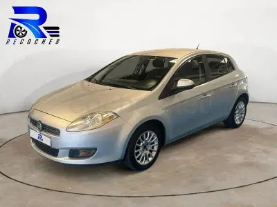 Usado Fiat Bravo Dynamic 120 CV (88 kW) 2008 Gris / plata Utilitario