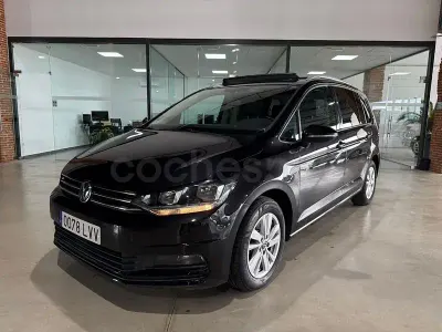 Usado VW Touran Advance 150 CV (110 kW) 2021 Negro Monovolumen