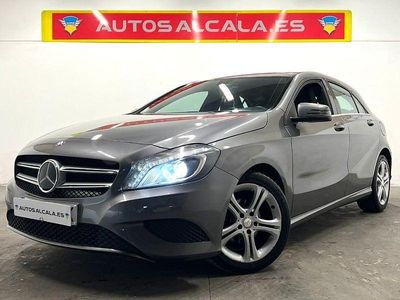 Usado Mercedes A180 Urban 109 CV (80 kW) 2013 Gris / plata Berlina