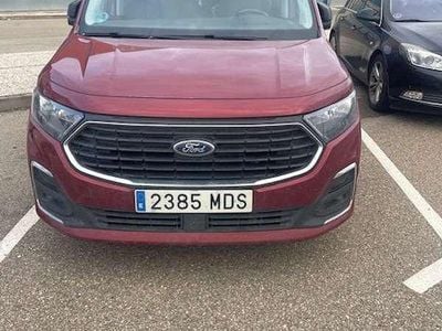 Usado Ford Tourneo Titanium 122 CV (89 kW) 2023 Rojo Van
