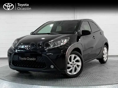 Usado Toyota Aygo X Play 72 CV (52 kW) 2025 Negro SUV