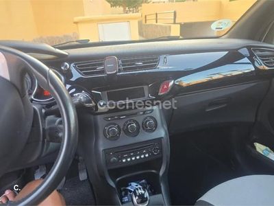 Usado Citroën DS3 95 CV (69 kW) 2012 Blanco Berlina